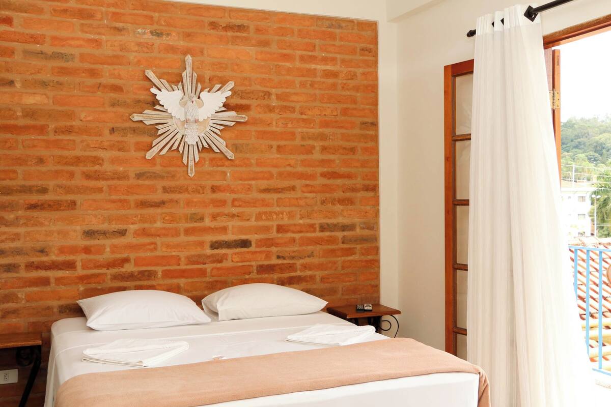 Superior Triple Room | Iron/ironing board (on request), WiFi (free)
