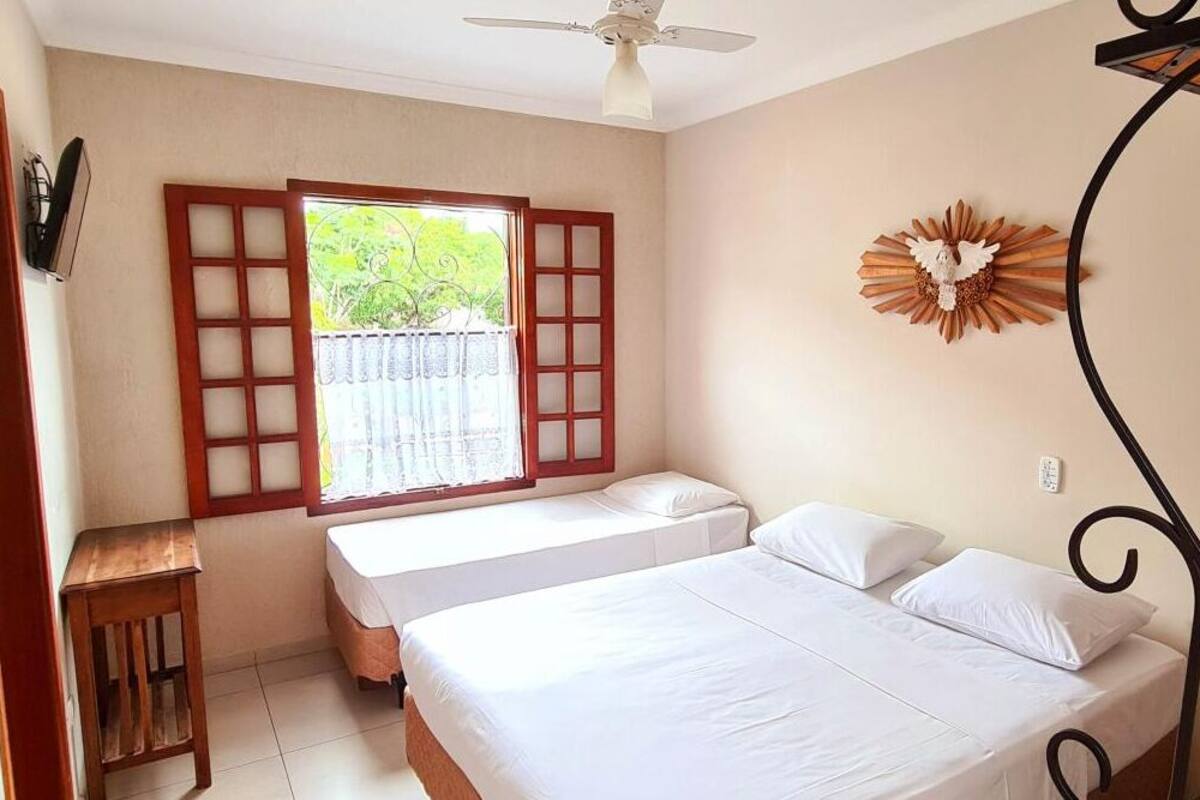 Standard Triple Room | Iron/ironing board (on request), WiFi (free)