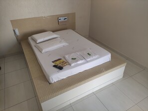 Minibar, desk, laptop workspace, free WiFi - Motel Classe A  (Limeira)