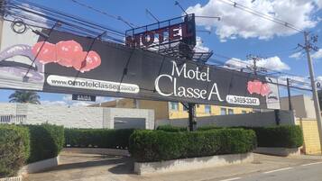 Fachada da propriedade