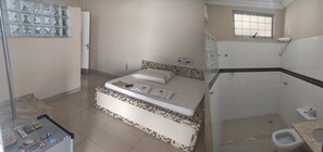 デラックス ダブルルーム | ミニバー、デスク、ノートパソコン用作業スペース、WiFi (無料)