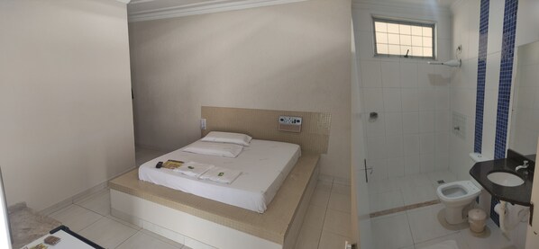Deluxe-Doppelzimmer | Minibar, Schreibtisch, laptopgeeigneter Arbeitsplatz, kostenloses WLAN