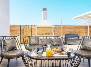 Outdoor dining - Villa Eleonas with private swimming pool (Rethymno)