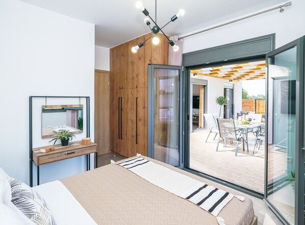 3 bedrooms, iron/ironing board, free WiFi, bed sheets