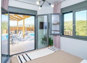 3 bedrooms, iron/ironing board, free WiFi, bed sheets - Villa Eleonas with private swimming pool (Rethymno)