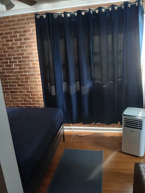 1 chambre, fer et planche à repasser, Wi-Fi gratuit, draps fournis