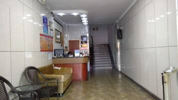 المنشأة من الداخل