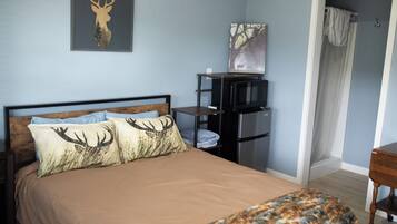 1 bedroom, bed sheets