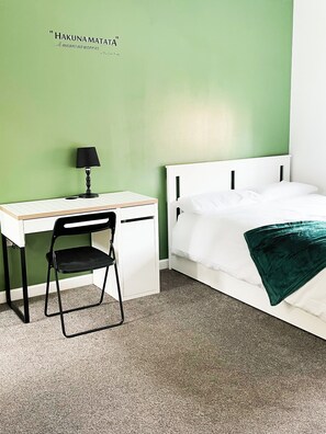 House | 3 bedrooms, iron/ironing board, free WiFi, bed sheets - Essex Spacious House (Grays)