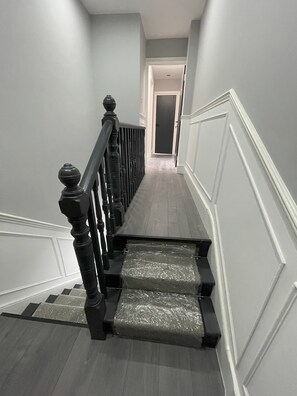 Interior - Luxury Deluxe Double Room In Guest House | Vibrant London (London)