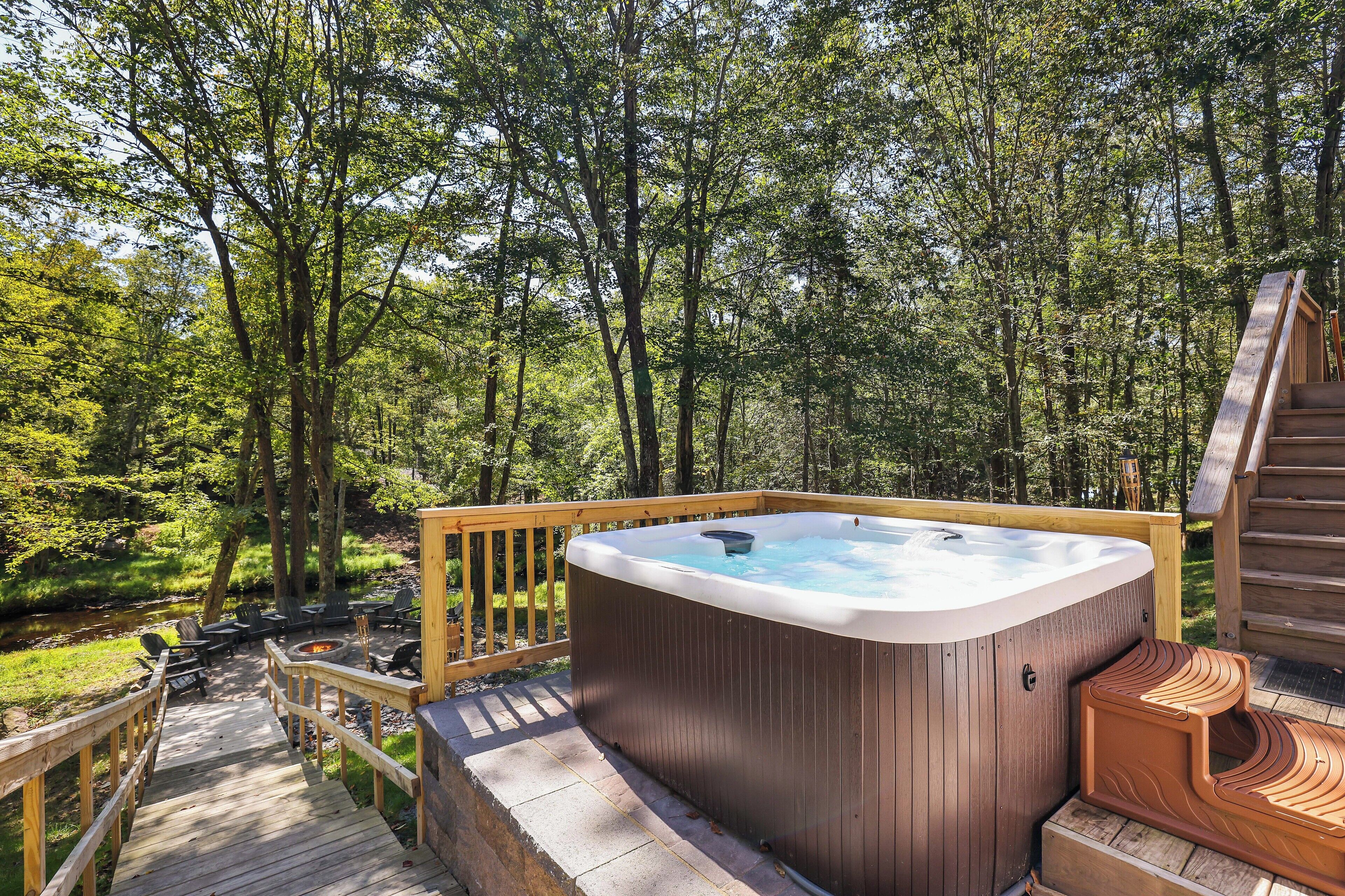 Outdoor spa tub