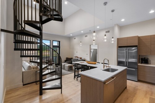 NEW at Town Center The Franklin at Big Sky Unit #I