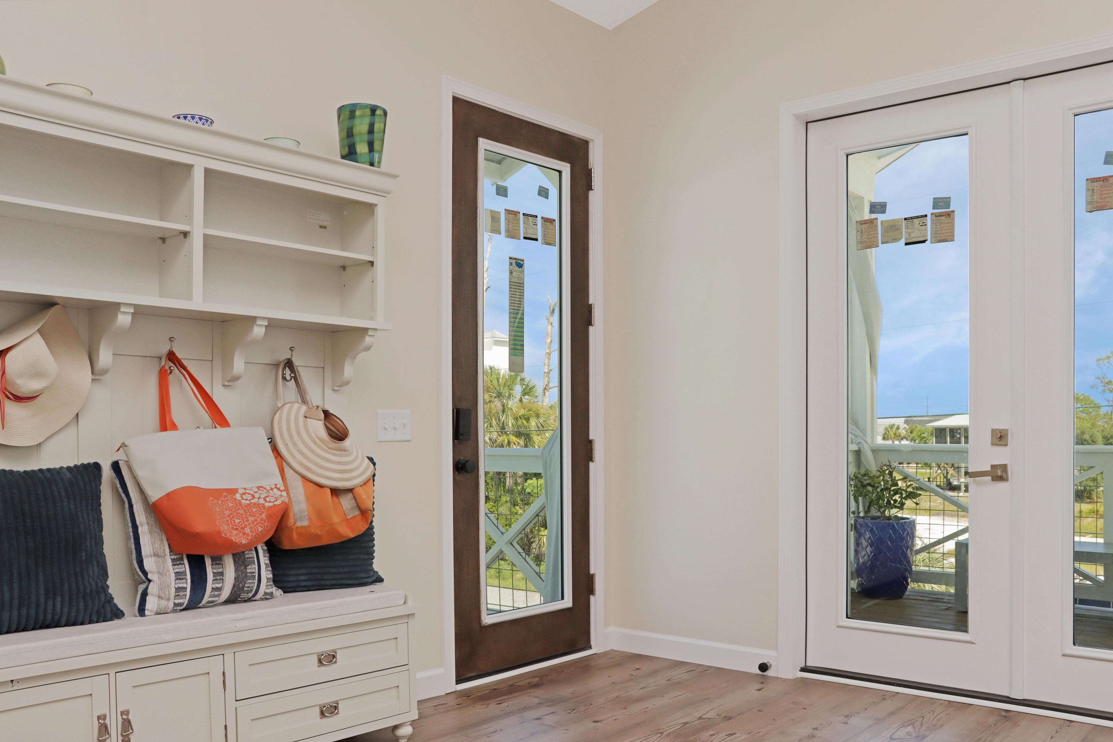 Nhà, nhiều giường (It's A Wonderful Life) | Nội thất