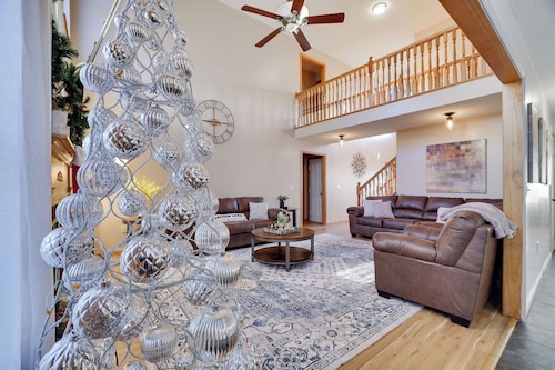 Spacious 6-bedroom Pocono Home with Hot Tub, Game and Theater rooms, Fire Pit!