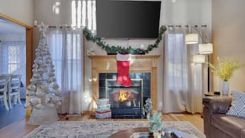 Smart TV, videojuegos, futbolito y tenis de mesa