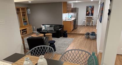 Clean comfy Reston B&B with ping pong table