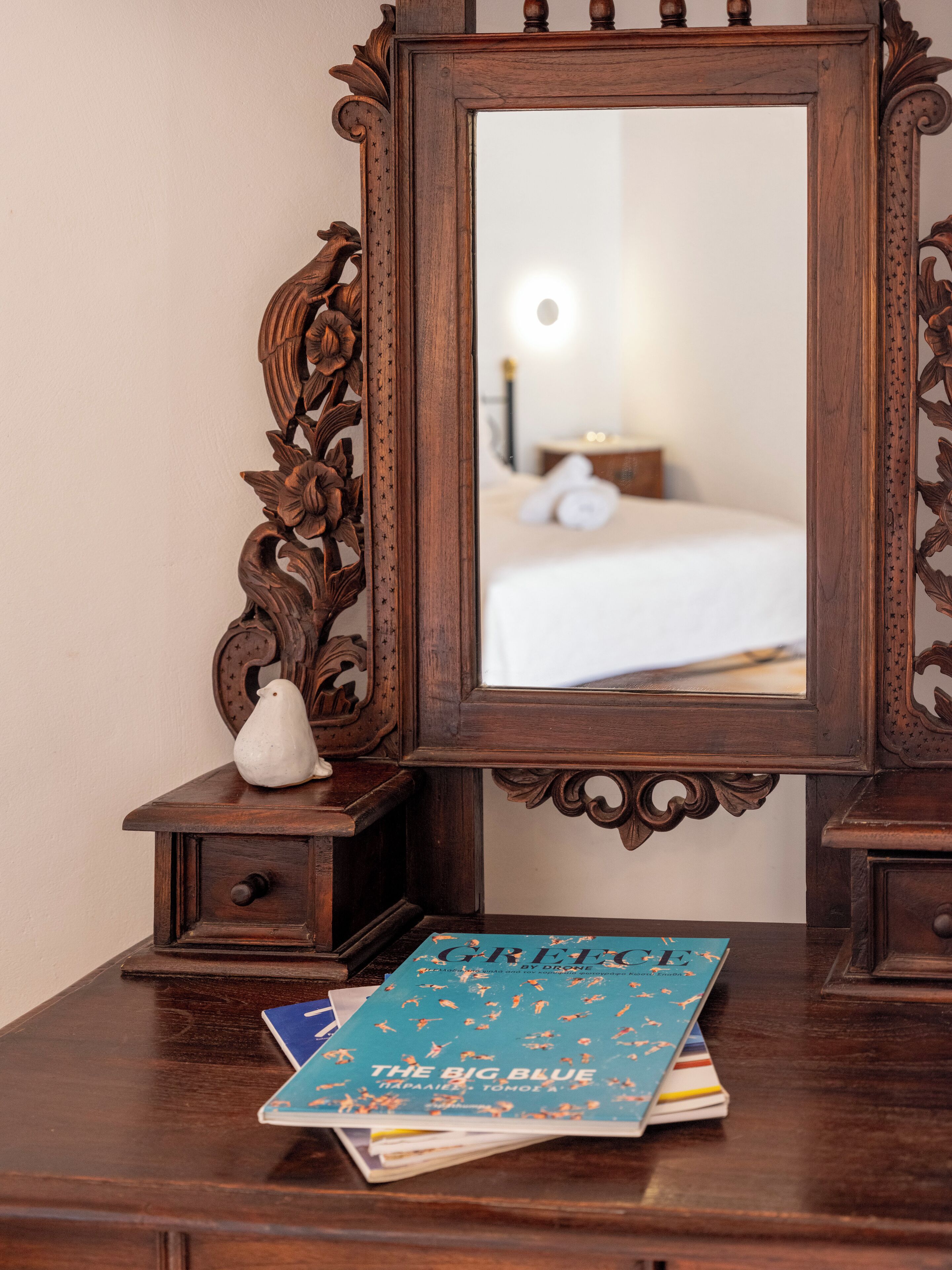 Comfort studio, 1 queensize bed, uitzicht op zee, aan het zwembad | Een kluis op de kamer, individueel gedecoreerd, individueel gemeubileerd