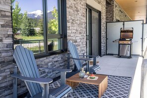 BBQ/picnic Area - Rustic Retreat by Revelstoke Vacations (REVELSTOKE)