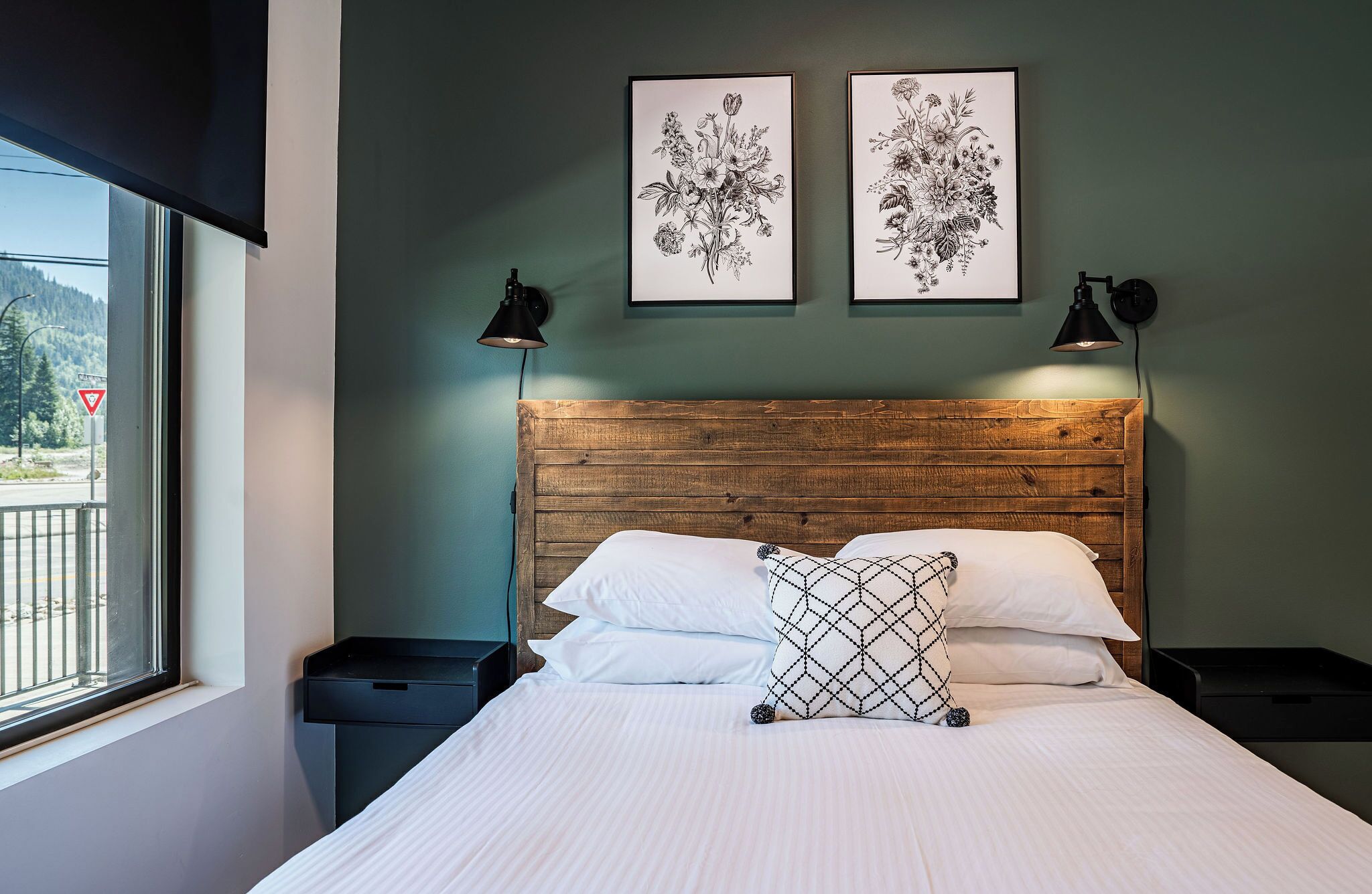 Condo | Free WiFi, bed sheets