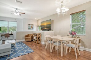 Interior - NEW! Peaceful Parkridge 3/2 condo close to UTC w/ heated Pool (Sarasota)