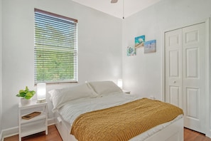 3 habitaciones, escritorio, tabla de planchar con plancha y wifi gratis 