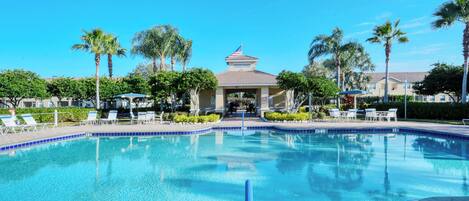 Piscine extérieure, piscine chauffée