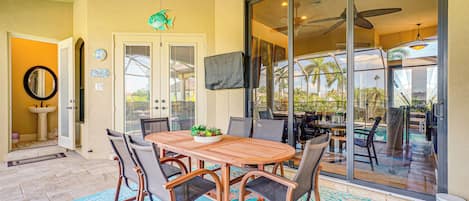 تناول الطعام بالخارج