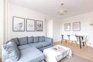 TV - Cosy 1BD Flat 5 Minutes from Hyde Park (London)
