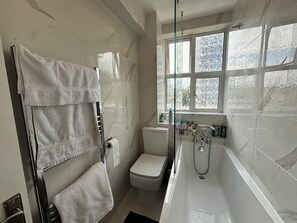 Doccia, asciugacapelli