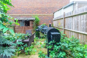 Terrace/patio - Charming 2BD Canal-Side Home in East London (London)