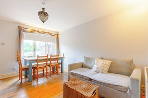 Offices - Charming 2BD Canal-Side Home in East London (London)