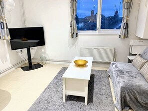 TV - Lovely one bedroom flat (Wooburn Green, Bourne End)