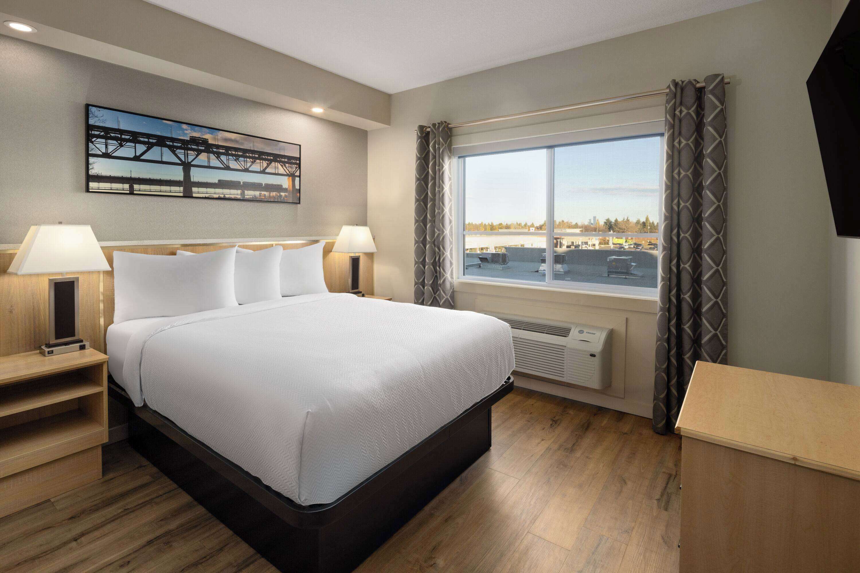 Photo - Baymont By Wyndham West Edmonton