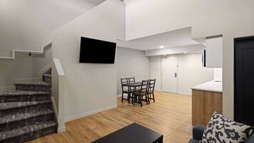 Suite, 2 Bedrooms, Non Smoking (Loft)
