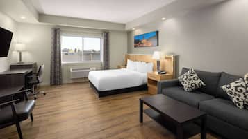 Desk, laptop workspace, iron/ironing board, free WiFi