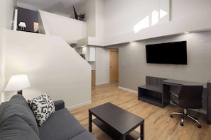 Suite, 1 Bedroom, Non Smoking (Loft)