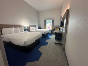 Individually decorated, individually furnished, desk, laptop workspace - Microtel Inn & Suites By Wyndham Amarillo West (Amarillo)