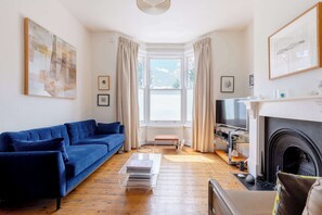 TV, books, stereo, offices