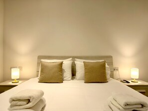 4 chambres, fer et planche à repasser, Wi-Fi, draps fournis