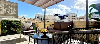 Sliema Unique 4 Bedroom Townhouse Off The Beach