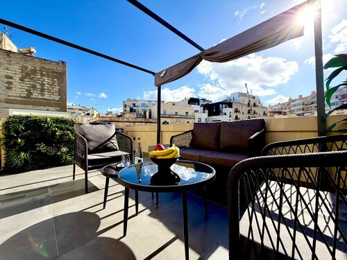Sliema Unique 4 Bedroom Townhouse Off The Beach