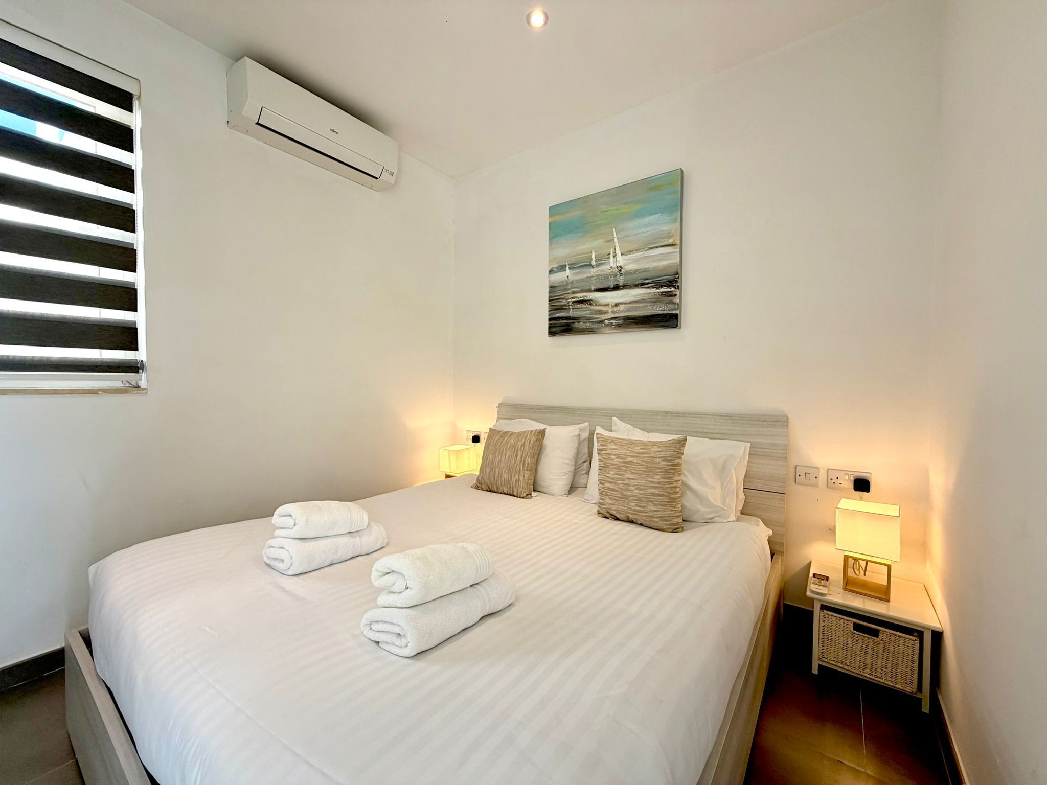 4 bedrooms, iron/ironing board, WiFi, bed sheets