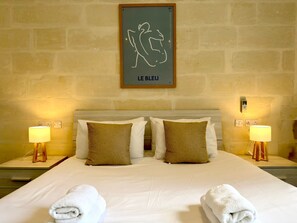 4 chambres, fer et planche à repasser, Wi-Fi gratuit, draps fournis