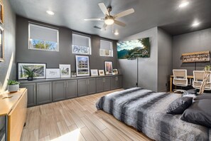4 bedrooms, iron/ironing board, WiFi, bed sheets