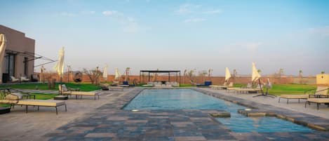 Piscine extérieure, piscine chauffée