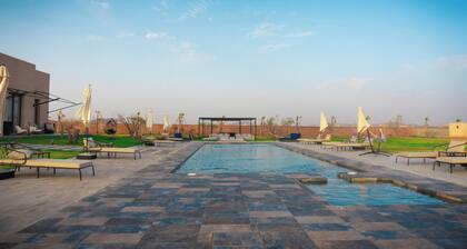 Luxury Villa in Marrakech with Pool, Jacuzzi, and Atlas Mountain Views