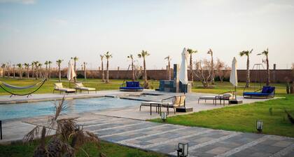 Luxury Villa in Marrakech with Pool, Jacuzzi, and Atlas Mountain Views