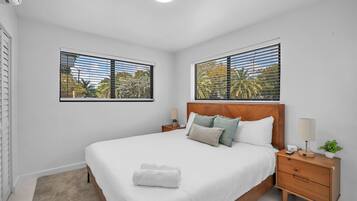 2 bedrooms, iron/ironing board, WiFi (free), bed sheets