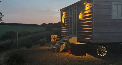 Cosy Luxury Foxglove Hut With Private Fire Bowl