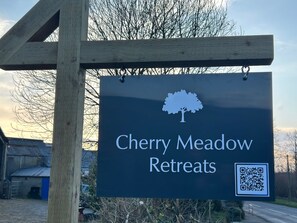 Cabin | Property grounds - Cosy Devon Retreat Woodland Views (Umberleigh)